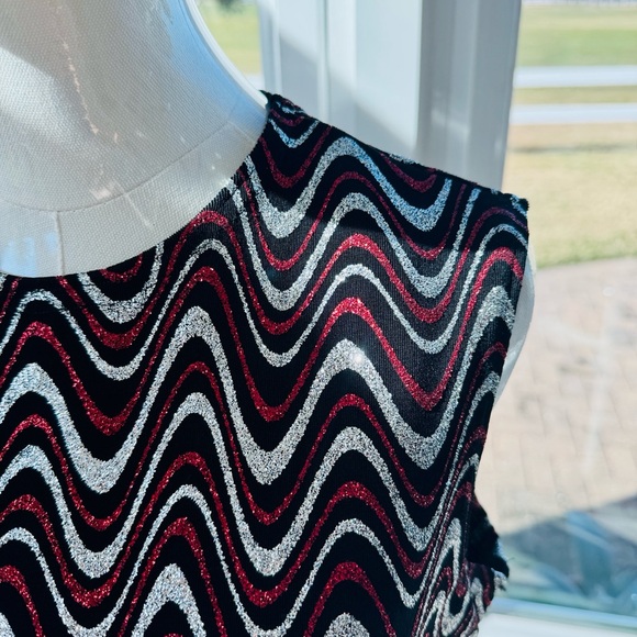 Sleeveless Blouse. Sparkly, Classy, Elegant - Picture 3 of 8